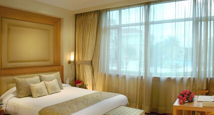 The Palms Town & Country Club Room Type - Premier Club Room