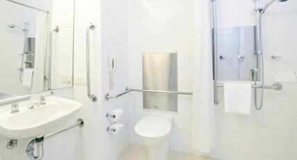 Crowne Plaza CANBERRA Room Type - 2 Double Bed Accessible
