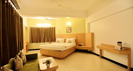 Hotel Ashish Palace Room Type - Deluxe Room