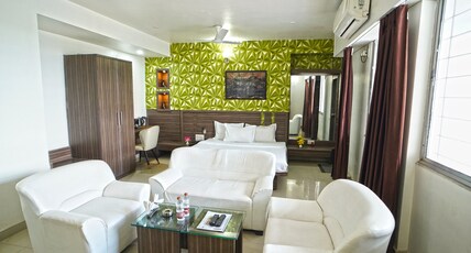 Kumar International Room Type - Suite Room with Balcony