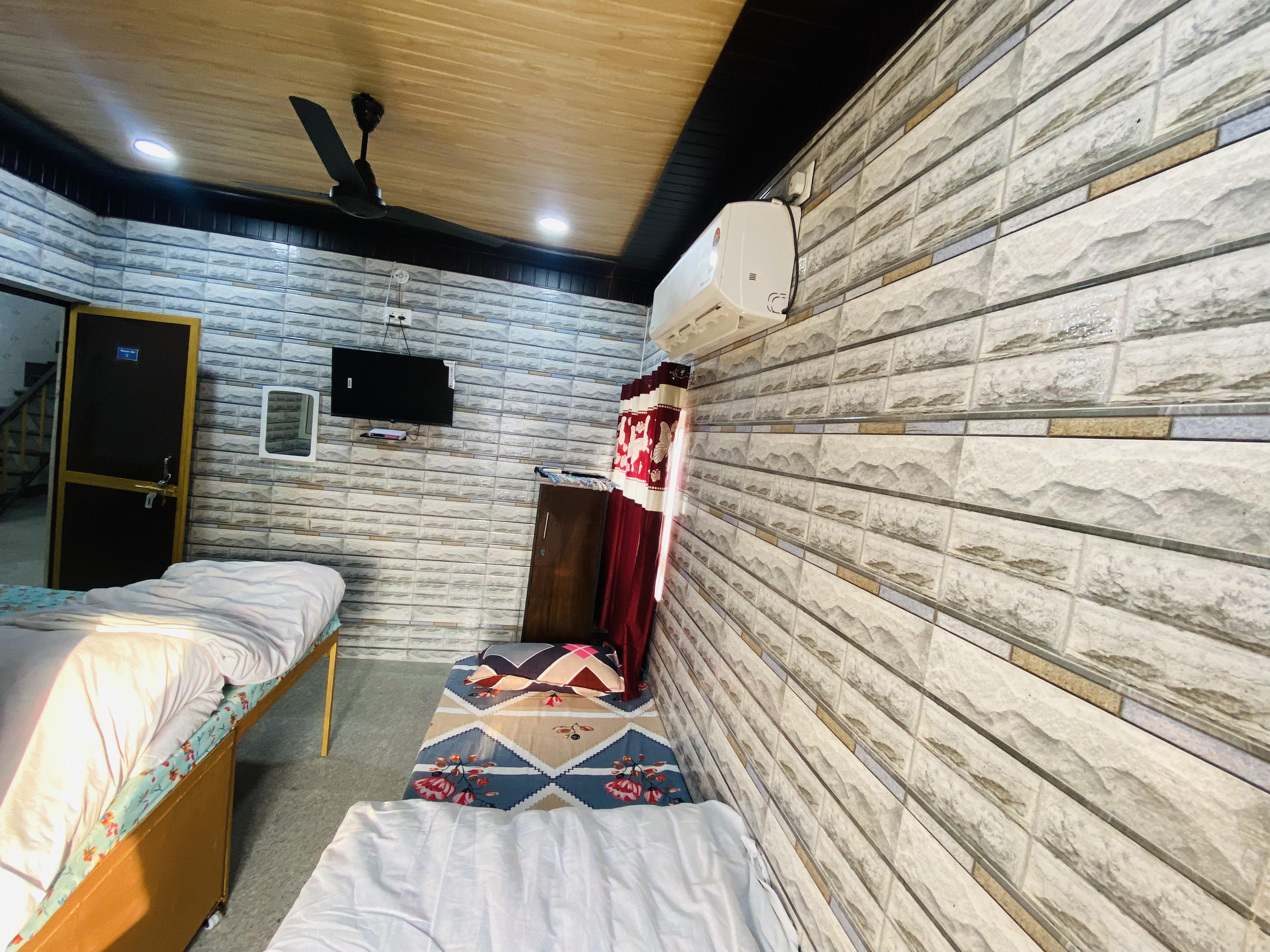 Brij niwas home stay - Tap to explore photos