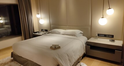 Taj Lands End, Mumbai Room Type - 11 Signature Suite