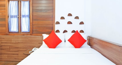 Hotel O Five 2 Room Type - Deluxe Queen