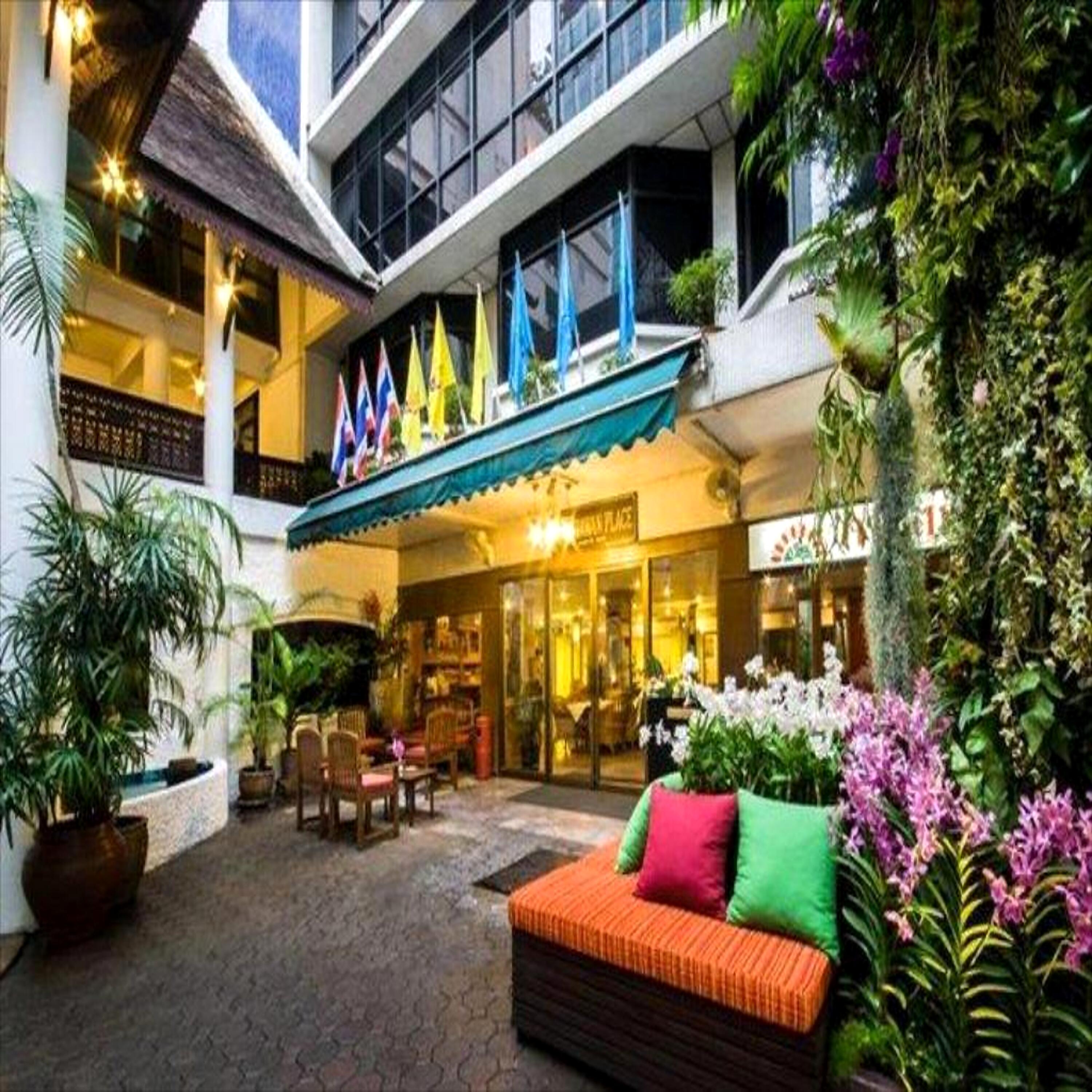 The Tarntawan Hotel Surawong Bangkok  - Tap to explore photos