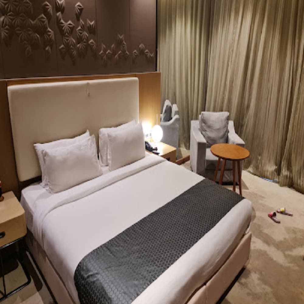 Clarks Inn Suites Raipur - Tap to explore photos