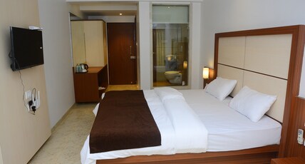 Hotel Monarch Center Point near Dahanu Beach Room Type - DELUXE