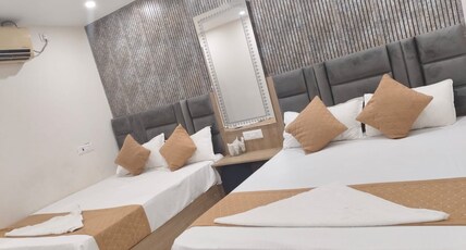 Shree Sai Lodge Room Type - Family Room - Four Bedded