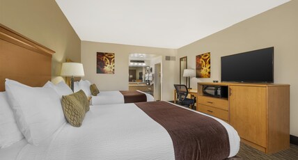 Best Western Winchester Hotel Room Type - 2 Queen Beds, Non-Smoking, Microwave And Refrigerator, Wi-Fi, Full Breakfast