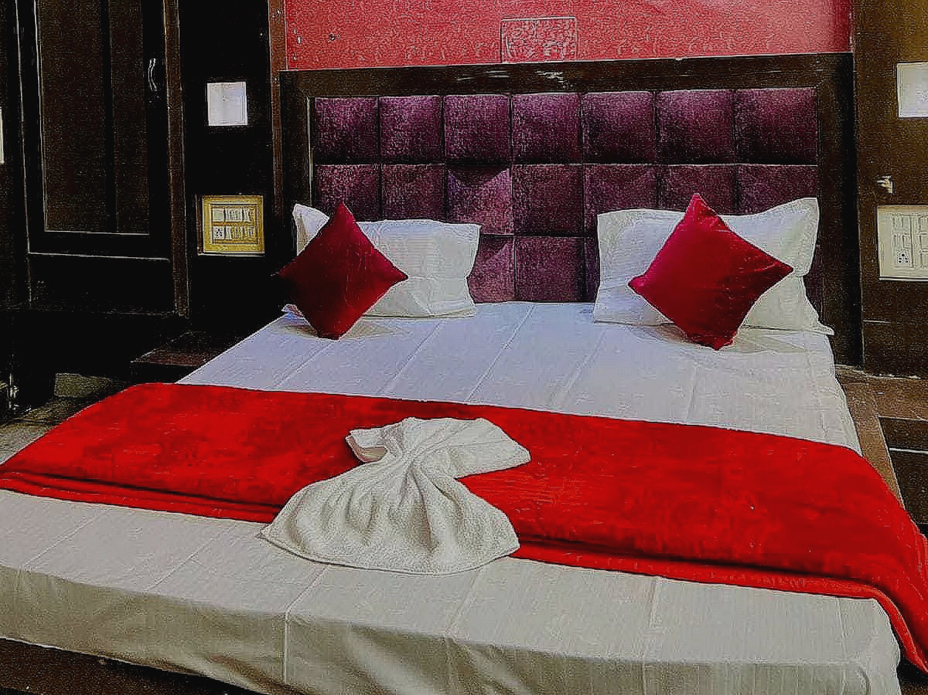 Hotel O Red Heart Inn - Tap to explore photos