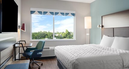 Tru by Hilton Lake Charles Room Type - 1 KING BED