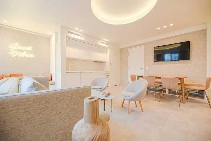 Superb Appt with AC - 2BD/6P - Madeleine/Opera - Tap to explore photos