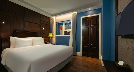 O'Gallery Premier Hotel & Spa Room Type - Deluxe Double Room Internal Window