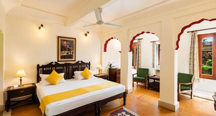 WelcomHeritage Mandir Palace Room Type - Golden Suite