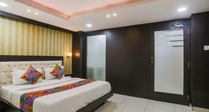 FabHotel Backstreet Room Type - Deluxe Room