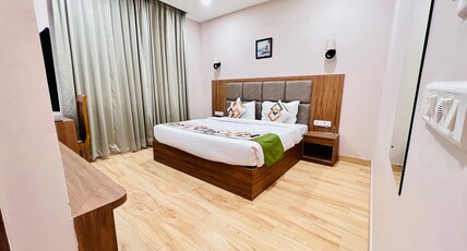 Hotel Crown Room Type - Super Deluxe
