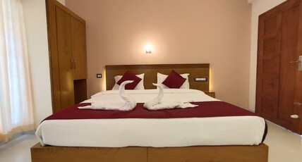 White House Residency Room Type - Super Deluxe Double Room with Balcony