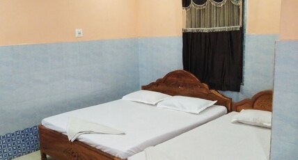 Hotel Sai Binayak Room Type - Super Deluxe Room AC