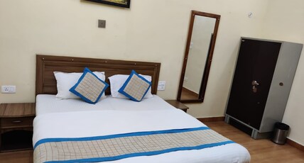 The Woods LUXE Homestay | Lake Facing Room Type - Deluxe Room