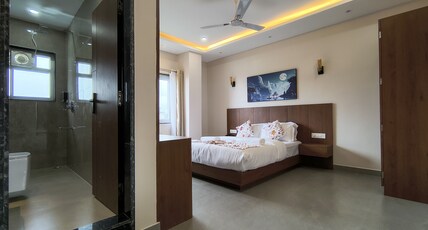 Kynjing Suites Room Type - Luxury Queen Bed