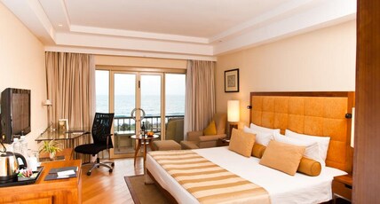 Taj Samudra, Colombo Room Type - Grand Luxury 1 Bedroom Suite Ocean View with Club Amenities and Cocktail Hours Taj Samudra, Colombo Room Type - Grand Luxury 1 Bedroom Suite Ocean View with Club Amenities and Cocktail Hours