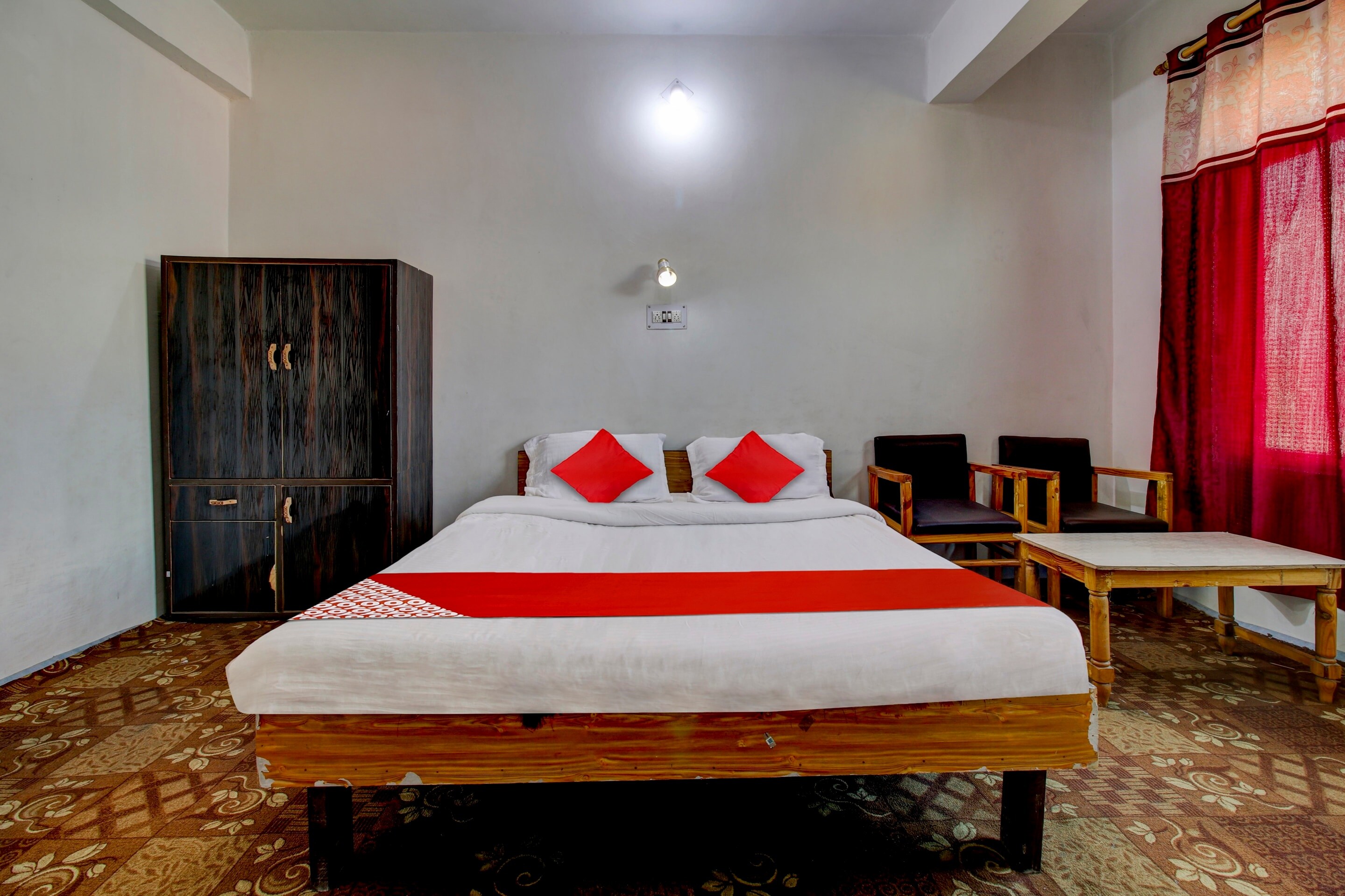 Hotel O Delhi Star - Tap to explore photos