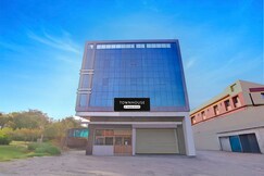 Super Townhouse Skyboat XLO Point