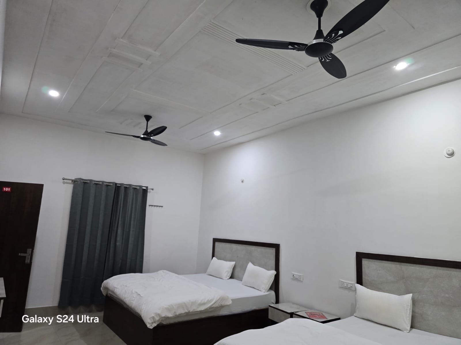 Hotel O Shiv Shakti Dham - Tap to explore photos