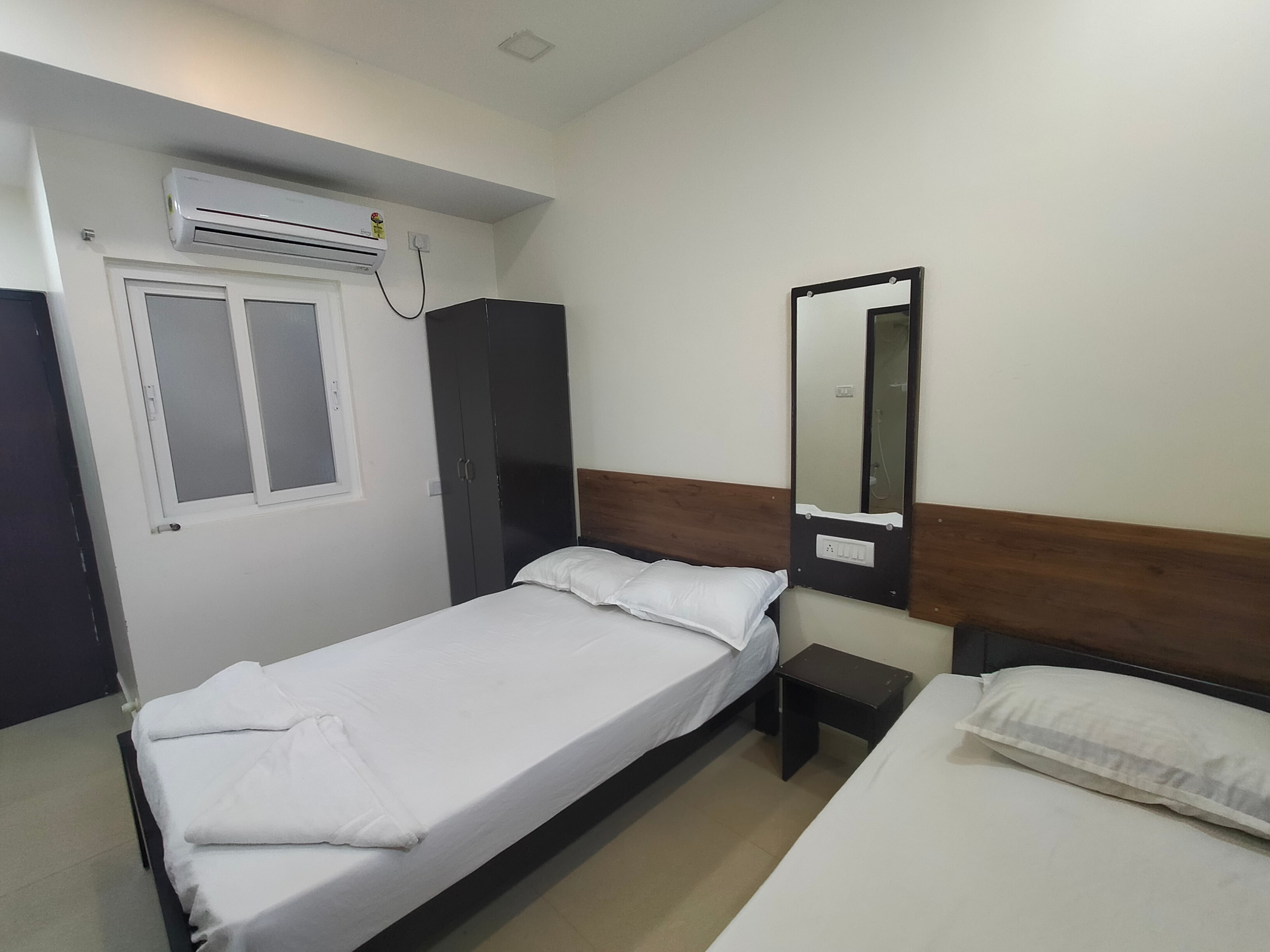 SRI VIGNESH RESIDENCY - Tap to explore photos