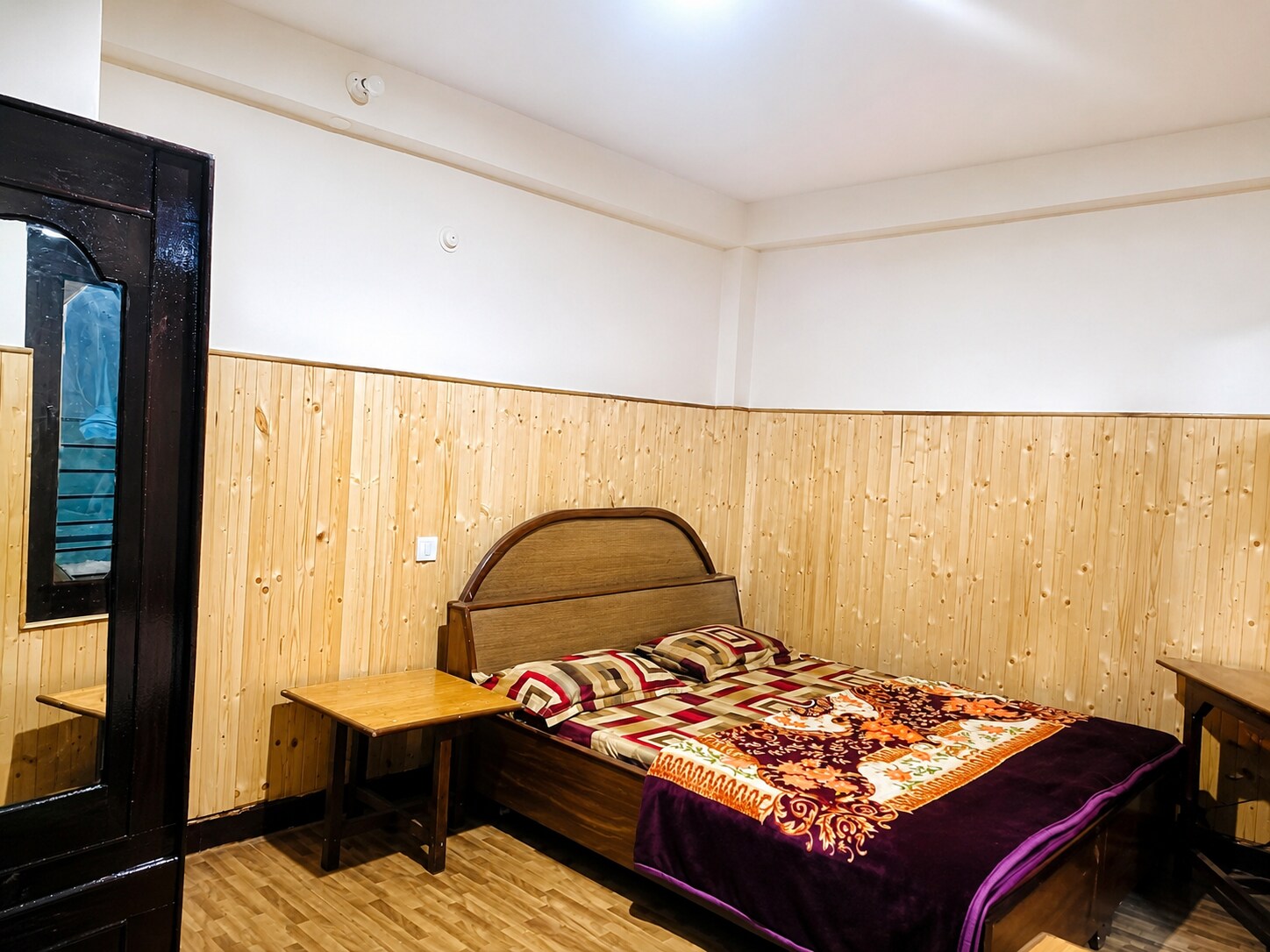 Midway Guest House - Tap to explore photos