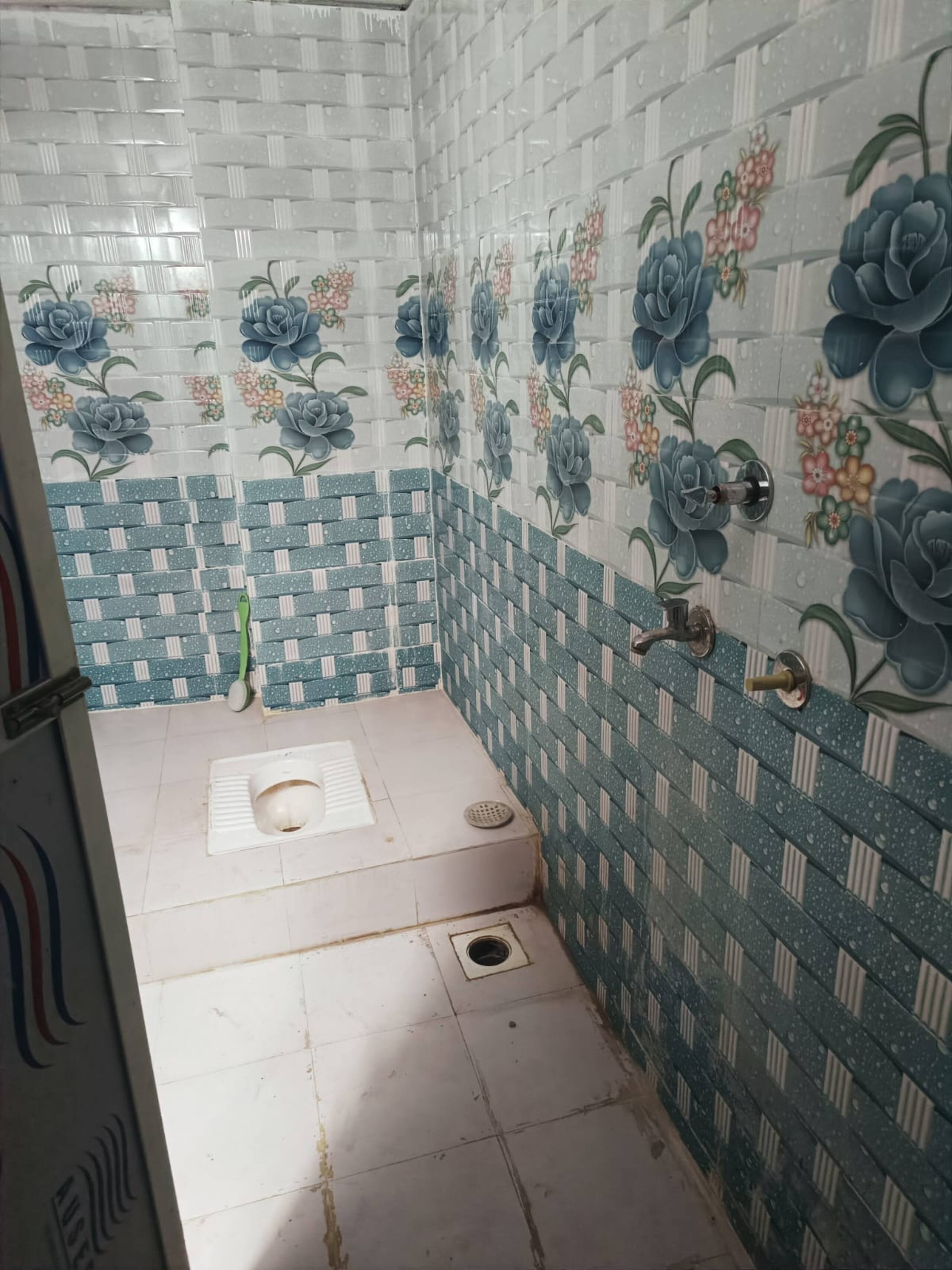 RAJ HOME AC Room with Attached Bathroom 2 4 Guests - Tap to explore photos