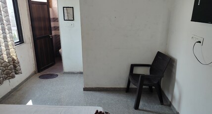 KHATU SHYAM NIWAS Room Type - DELUXE TRIPLE BED ROOM