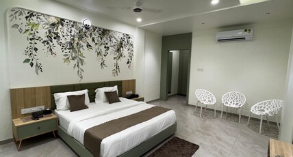 Amoura Farms Room Type - Olive Glow Gateway