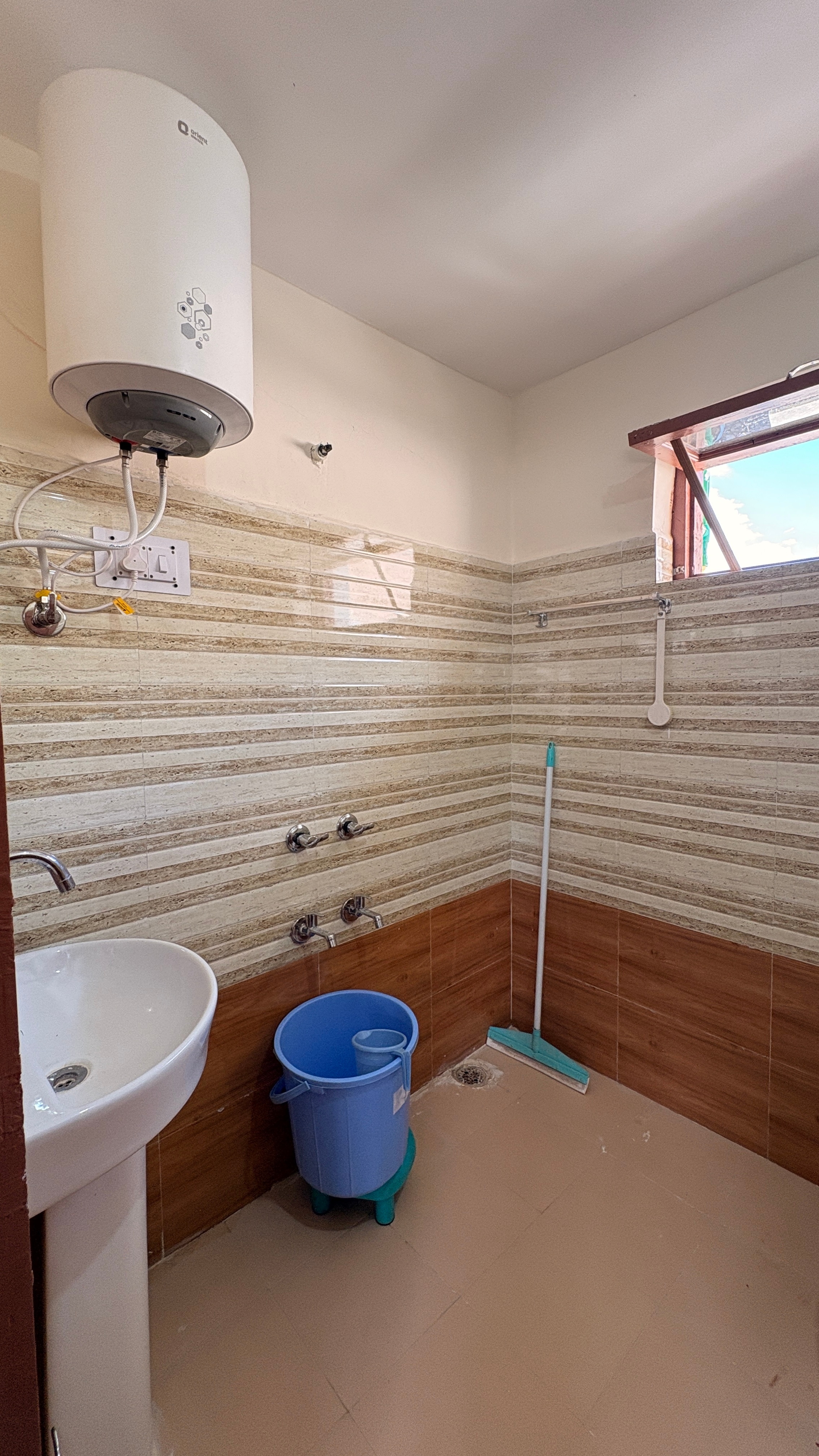 RISAR Homestay - Tap to explore photos