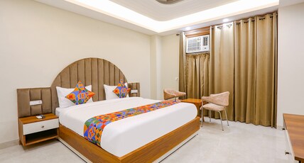 FabHotel Raahi Retreat - Nr. Star Mall & 32nd Avenue Room Type - Premium Room FabHotel Raahi Retreat - Nr. Star Mall & 32nd Avenue Room Type - Premium Room