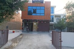 Mayur Hotel & Guest House