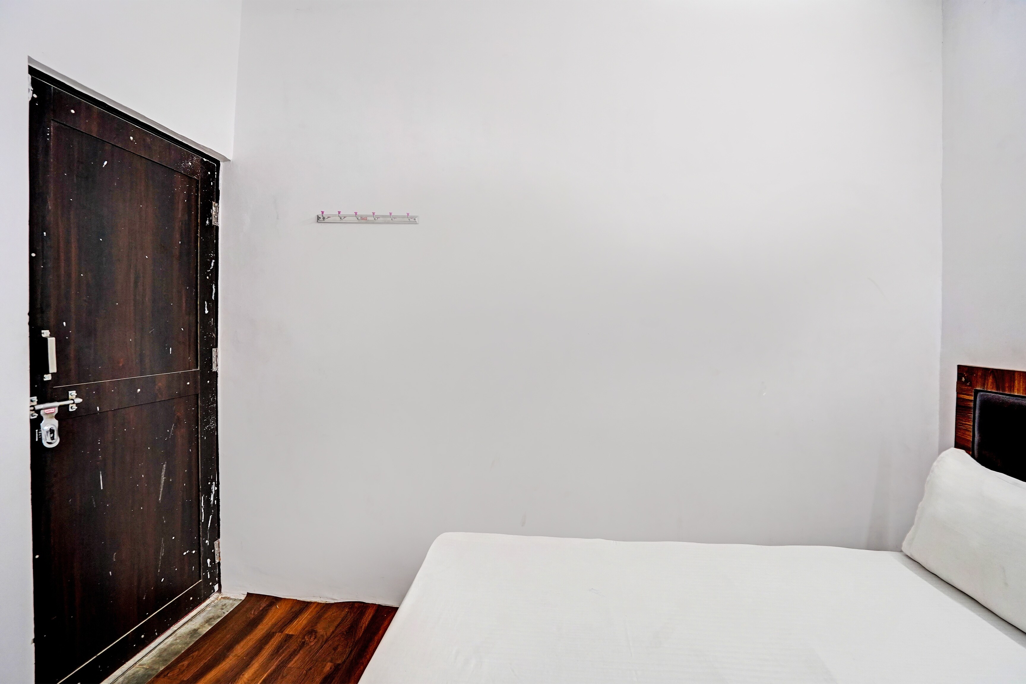 Hotel O Grand Hotel - Tap to explore photos