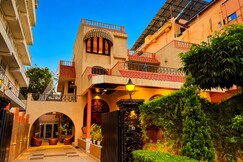 Rosewood Villa 5BHK in Jaipur by Homeyhuts