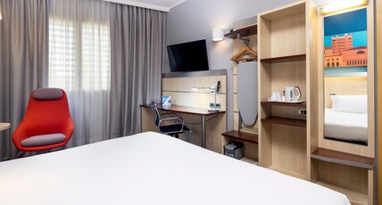 Holiday Inn Express PARMA Room Type - 1 Double Standard Sofa Bed with Free Breakfast