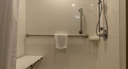 Hampton Inn Winchester-University/ Mall Room Type - 1QN MOB HEAR ACC RI-SHW NS