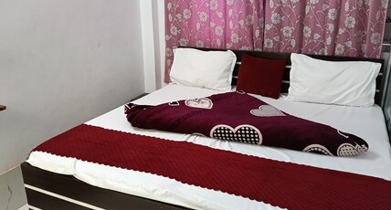 Sharda Home Stay Room Type - Deluxe Double Room 1