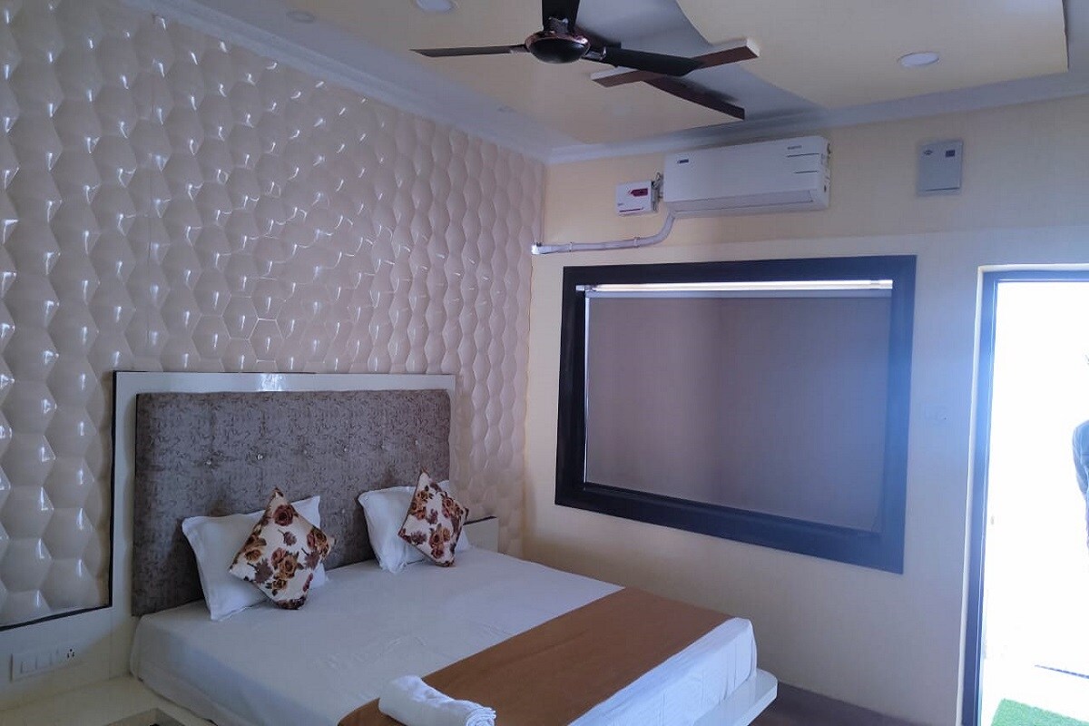 Midwaay Resort, Patratu - Tap to explore photos