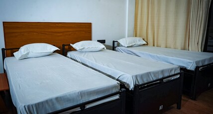 Athidhi Comfort E Premium Hostel Bed & Breakfast Room Type - Bedroom C2
