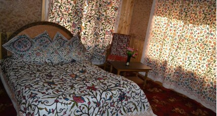 Houseboat New Suzan Room Type - Budget Room Non AC