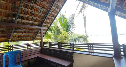Karmaliz Casa Del Lake Room Type - Standard Room with Lake View Karmaliz Casa Del Lake Room Type - Standard Room with Lake View