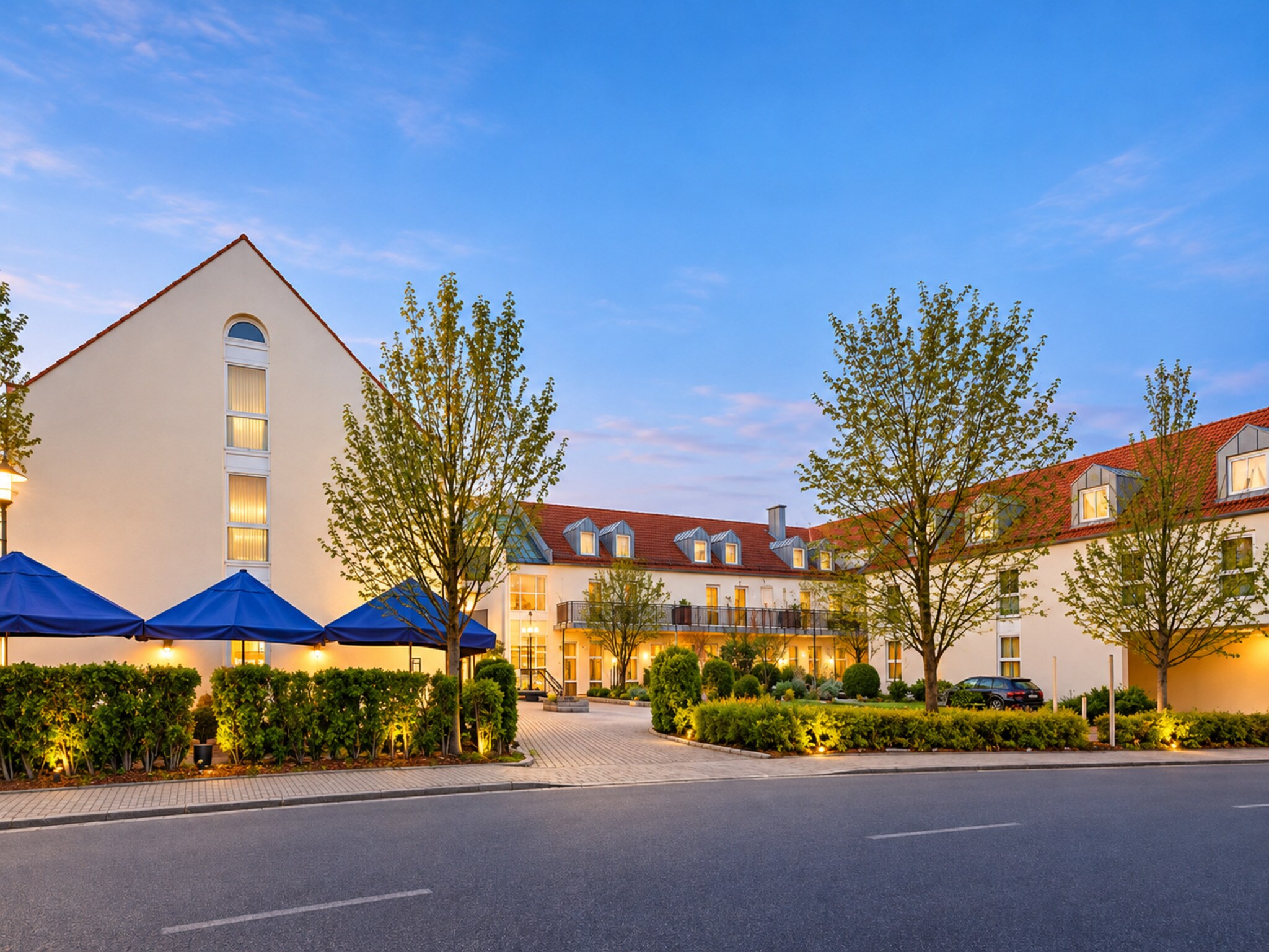 Sunday Hotel Munchen Airport - Tap to explore photos