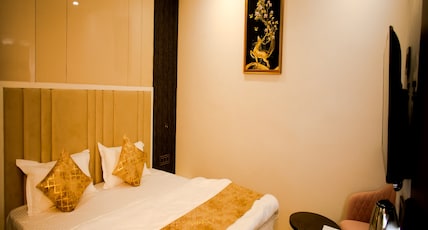Hotel Prince Diamond Varanasi Room Type - Deluxe Room
