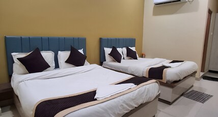 Medhya Grand Room Type - Deluxe AC Family Room Four Bed Medhya Grand Room Type - Deluxe AC Family Room Four Bed