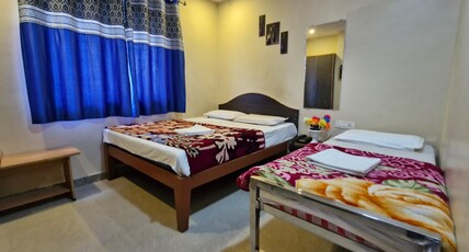 Blue Moon Residency Room Type - Triple Bed Non Ac