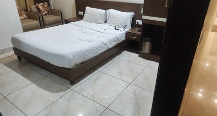 Townhouse Dashrathpuri Metro Formerly Elegant Palace Room Type - Classic
