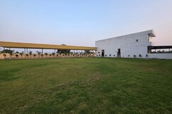 the avenue resort